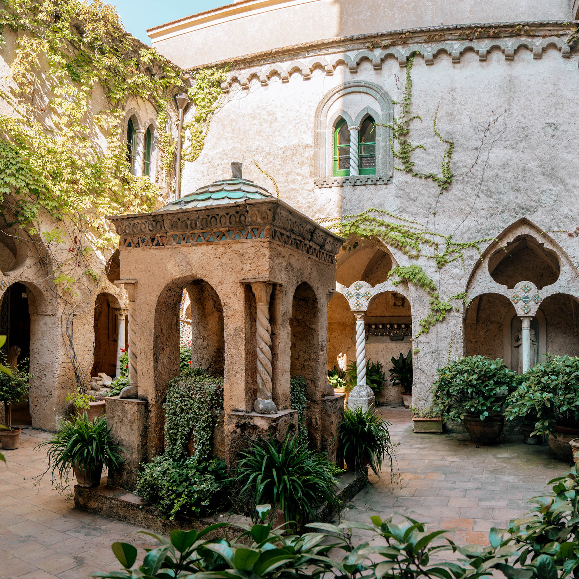 Villa Cimbrone Kreuzgang Innenhof Garten Sehenswürdigkeiten Italien Blonde Bavaria Travel Blog