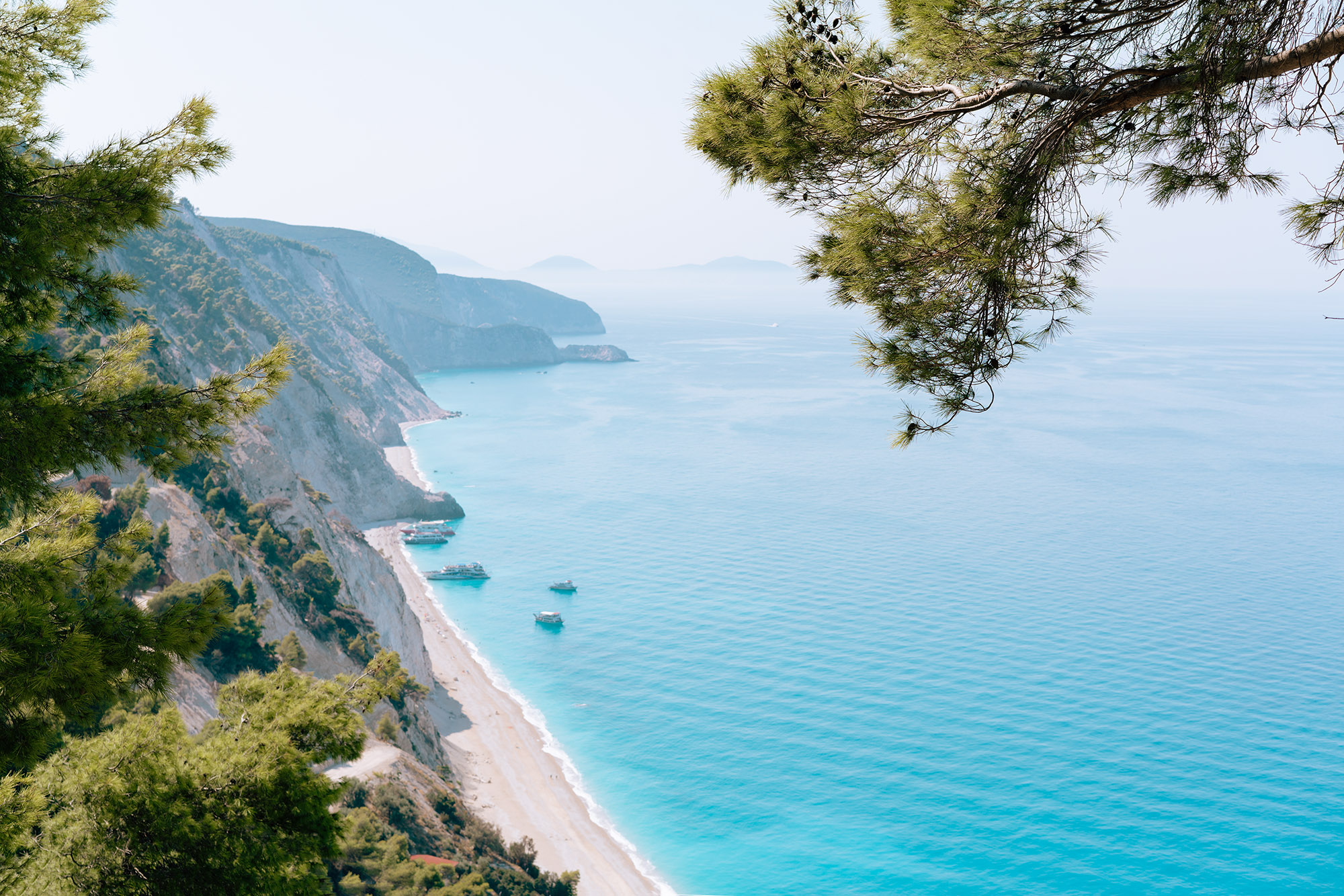 Strand Milos Küste Griechenland Roadtrip Lefkada Travel Blog Blonde Bavaria