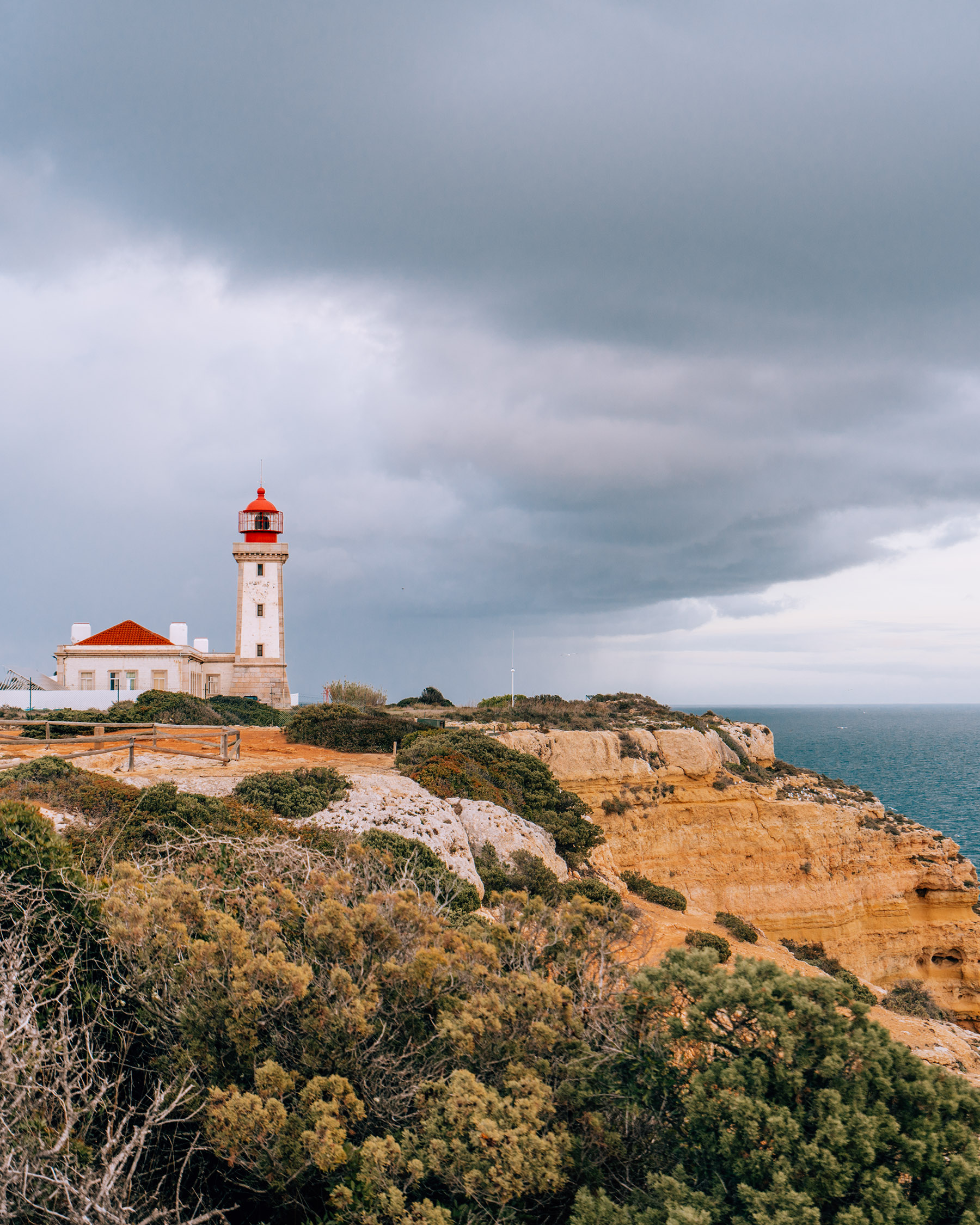 Farol de Alfanzina Leuchtturm Küste Algarve Reiseblog aus Deutschland